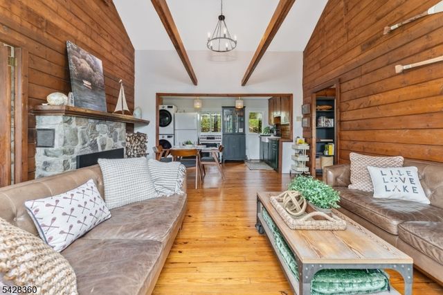 351 E Lakeshore Dr, Vernon Twp., NJ 07422