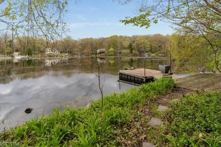351 E Lakeshore Dr, Vernon Twp., NJ 07422