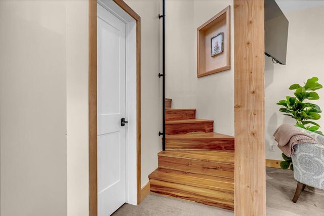 418 Moonstone Way, Redding, CA 96003