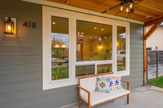 418 Moonstone Way, Redding, CA 96003