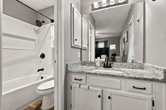 506 W Warrior Trail, Grand Prairie, TX 75052