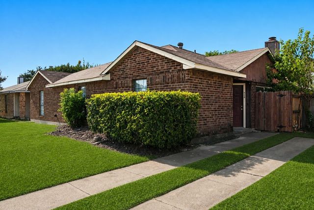 506 W Warrior Trail, Grand Prairie, TX 75052