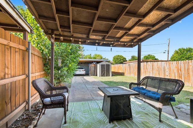 506 W Warrior Trail, Grand Prairie, TX 75052