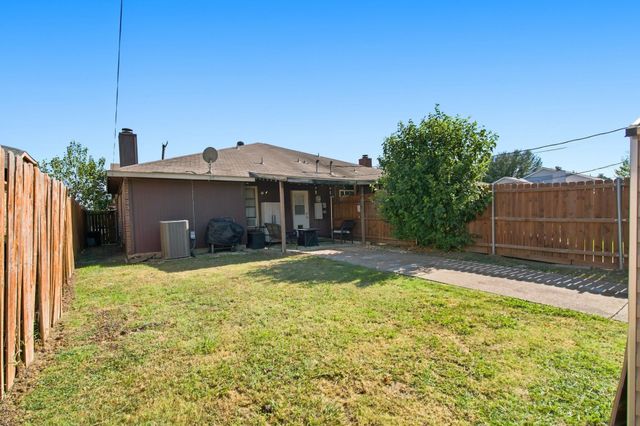 506 W Warrior Trail, Grand Prairie, TX 75052