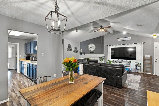 506 W Warrior Trail, Grand Prairie, TX 75052