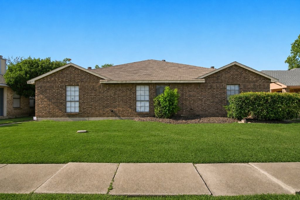 506 W Warrior Trail, Grand Prairie, TX 75052