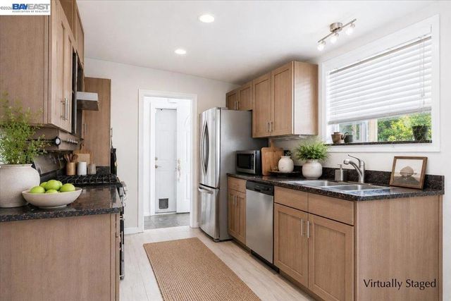 30544 Hoylake St, Hayward, CA 94544