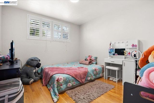 30544 Hoylake St, Hayward, CA 94544