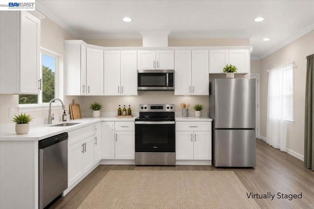 30544 Hoylake St, Hayward, CA 94544