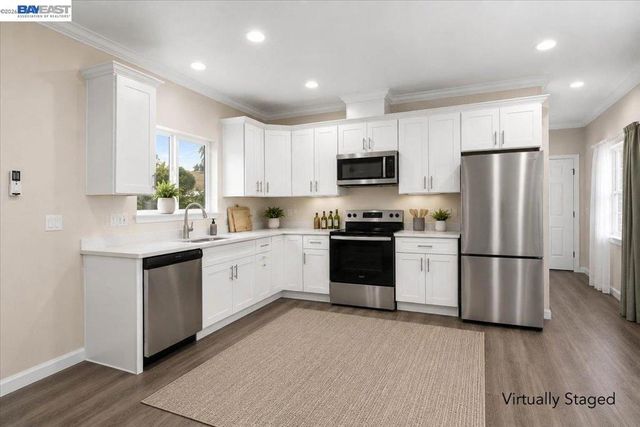 30544 Hoylake St, Hayward, CA 94544