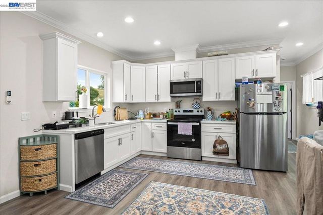 30544 Hoylake St, Hayward, CA 94544