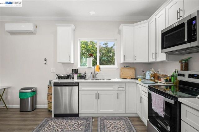 30544 Hoylake St, Hayward, CA 94544