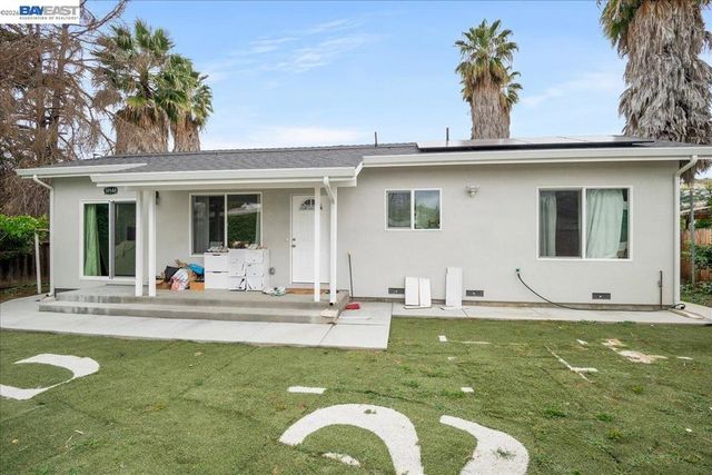 30544 Hoylake St, Hayward, CA 94544
