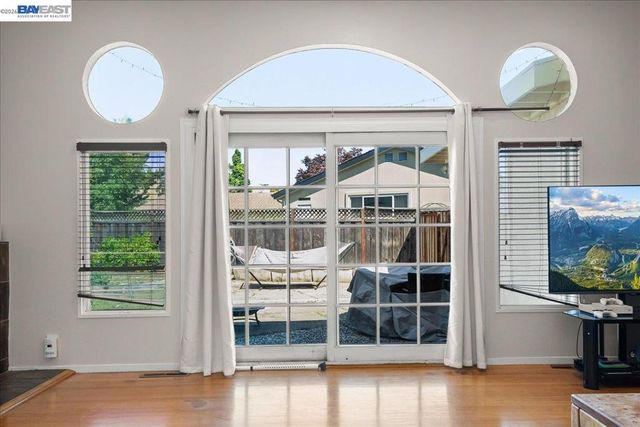 30544 Hoylake St, Hayward, CA 94544