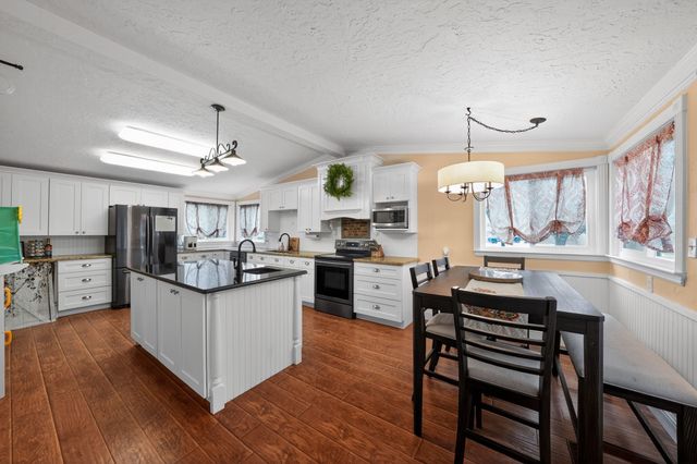 1050 Stadium Drive, Joshua, TX 76058