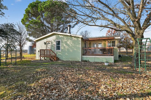 1050 Stadium Drive, Joshua, TX 76058