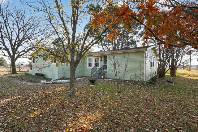 1050 Stadium Drive, Joshua, TX 76058