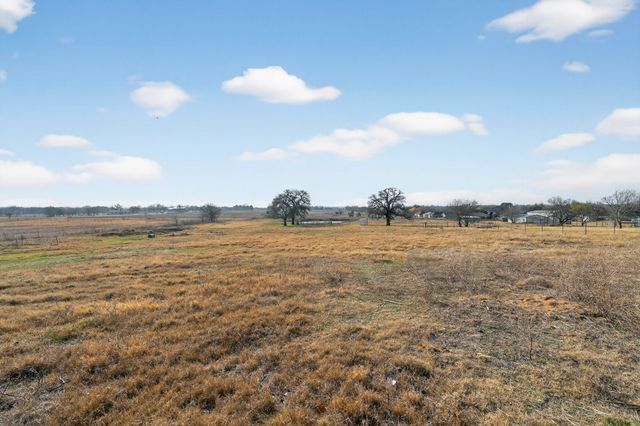 1050 Stadium Drive, Joshua, TX 76058