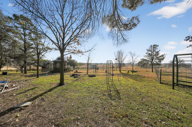 1050 Stadium Drive, Joshua, TX 76058