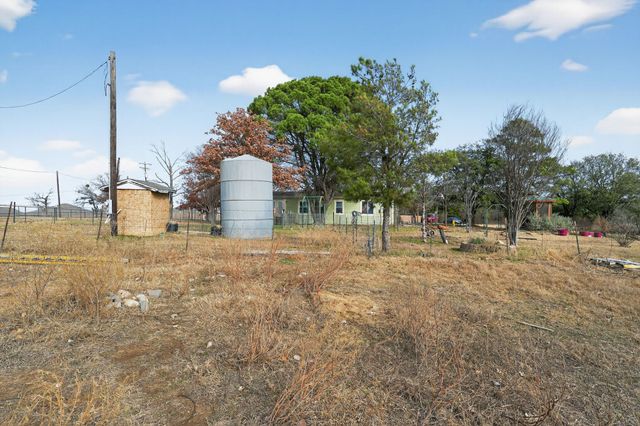 1050 Stadium Drive, Joshua, TX 76058