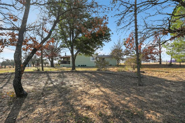 1050 Stadium Drive, Joshua, TX 76058