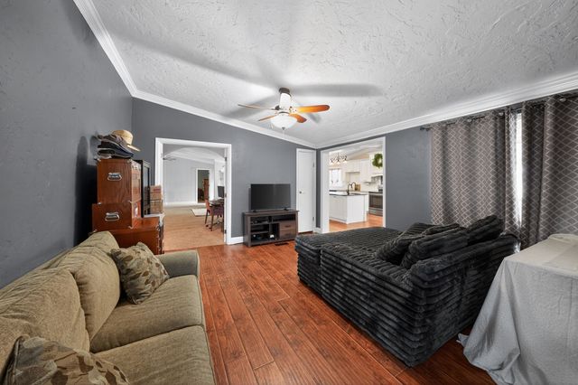 1050 Stadium Drive, Joshua, TX 76058