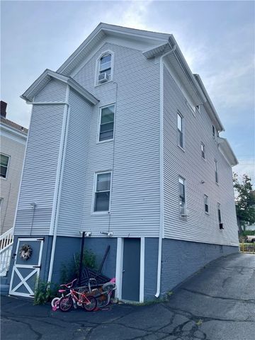 124 East Street, Woonsocket, RI 02895