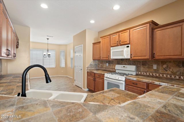 20900 N VISTA Trail, Surprise, AZ 85387
