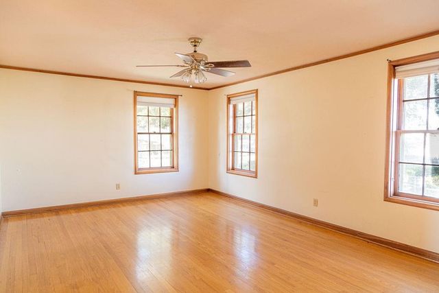 208 West Putnum Avenue, Ganado, TX 77962