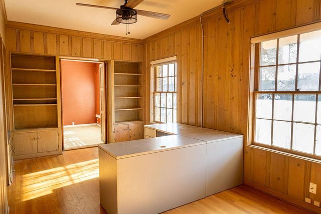 208 West Putnum Avenue, Ganado, TX 77962