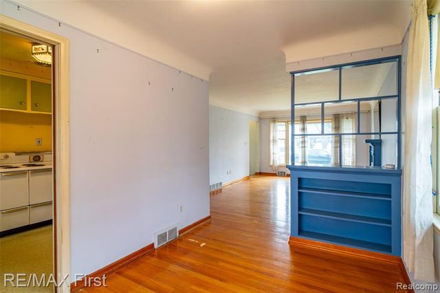 20219 Chalon Street, Saint Clair Shores, MI 48080