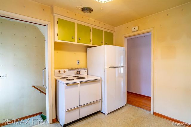 20219 Chalon Street, Saint Clair Shores, MI 48080