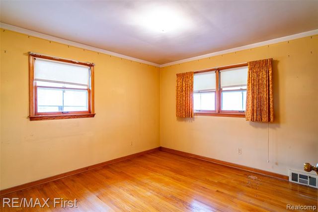 20219 Chalon Street, Saint Clair Shores, MI 48080