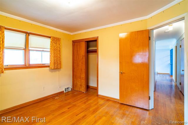 20219 Chalon Street, Saint Clair Shores, MI 48080