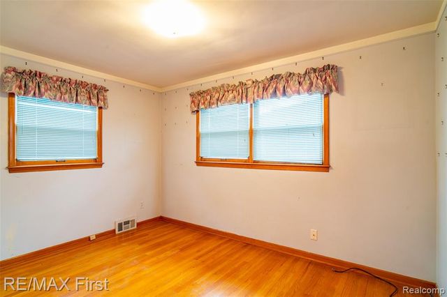 20219 Chalon Street, Saint Clair Shores, MI 48080