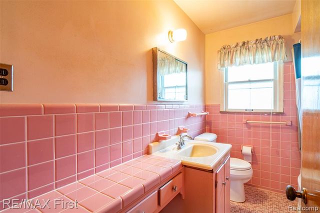 20219 Chalon Street, Saint Clair Shores, MI 48080