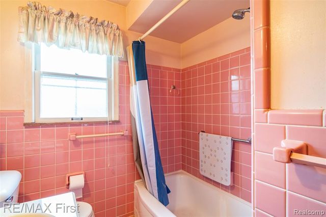 20219 Chalon Street, Saint Clair Shores, MI 48080