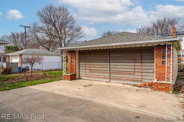 20219 Chalon Street, Saint Clair Shores, MI 48080