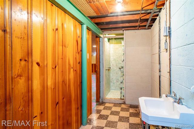 20219 Chalon Street, Saint Clair Shores, MI 48080