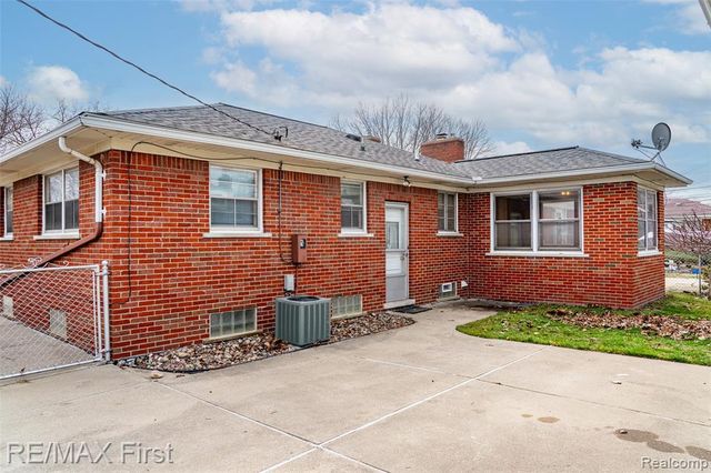 20219 Chalon Street, Saint Clair Shores, MI 48080