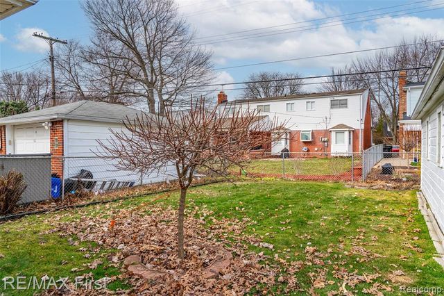 20219 Chalon Street, Saint Clair Shores, MI 48080