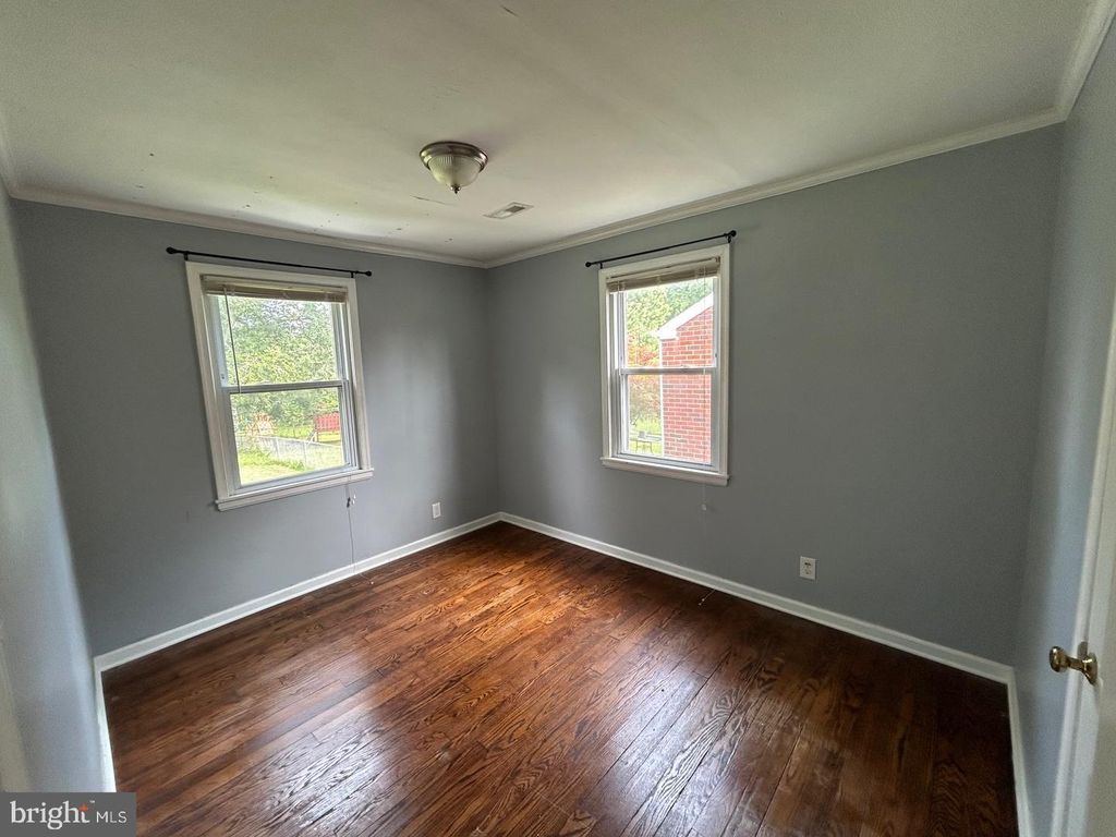 6615 SAINT BARNABAS RD, Oxon Hill, MD 20745