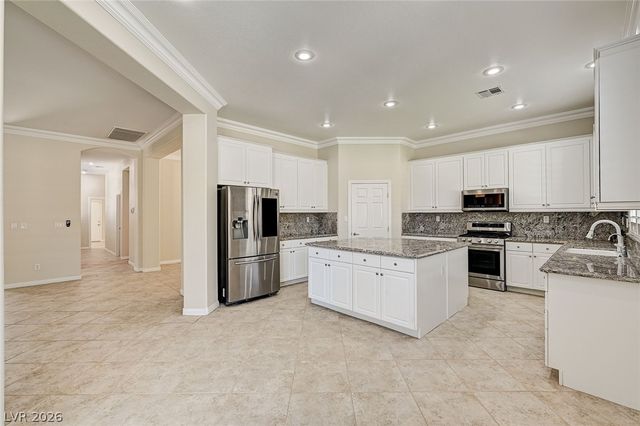 7922 Carson Creek Street, Las Vegas, NV 89113
