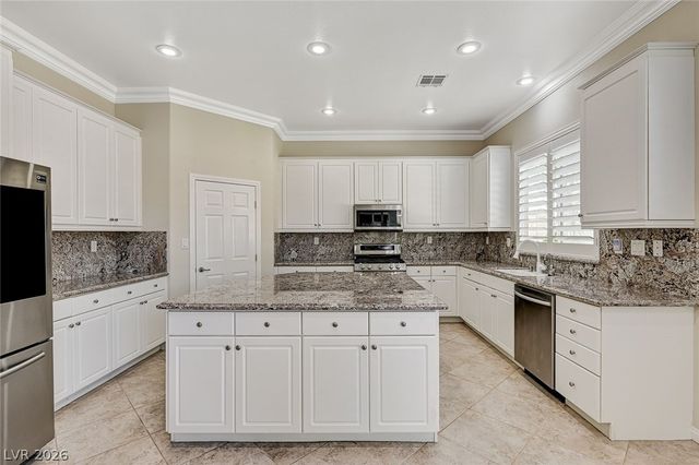 7922 Carson Creek Street, Las Vegas, NV 89113