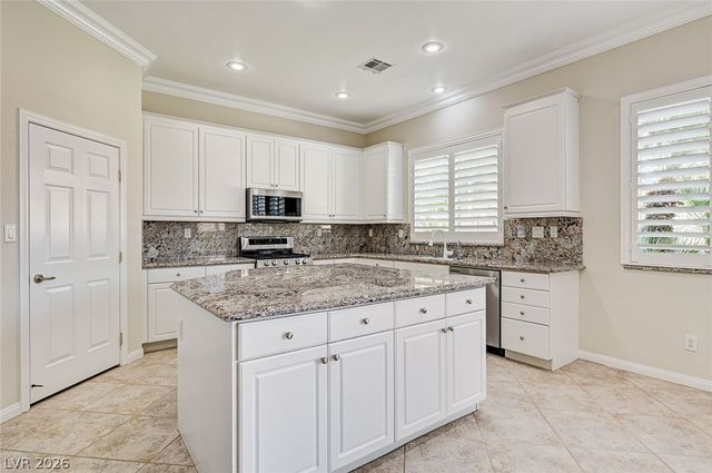7922 Carson Creek Street, Las Vegas, NV 89113