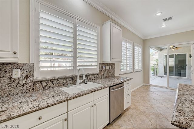 7922 Carson Creek Street, Las Vegas, NV 89113