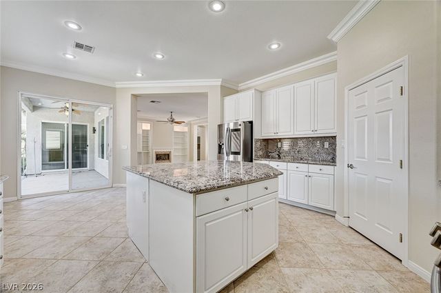 7922 Carson Creek Street, Las Vegas, NV 89113