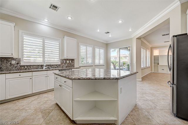 7922 Carson Creek Street, Las Vegas, NV 89113