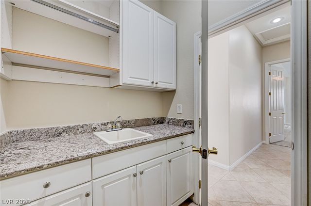 7922 Carson Creek Street, Las Vegas, NV 89113