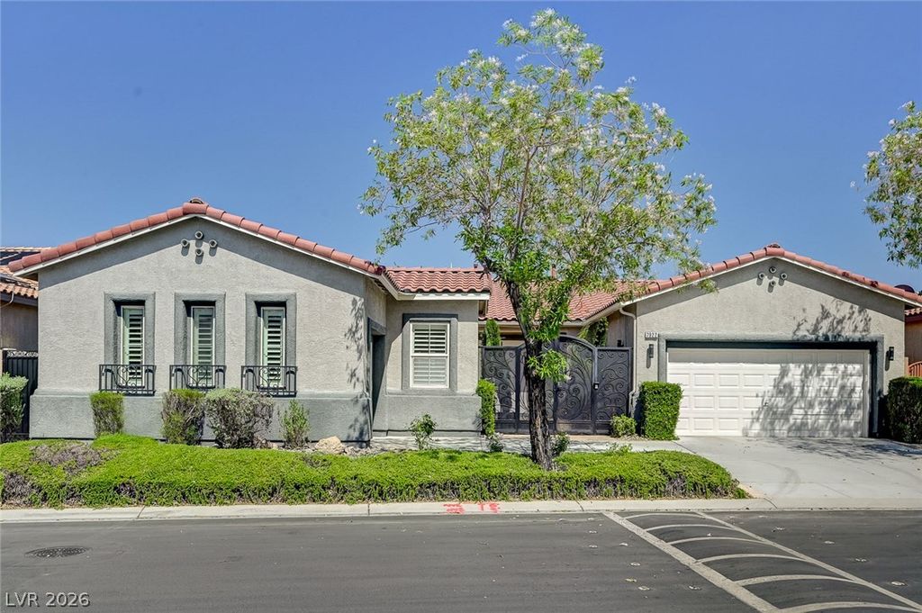 7922 Carson Creek Street, Las Vegas, NV 89113